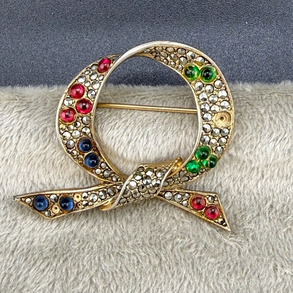 Vintage Les Bernard Inc. Rhinestone Brooch Gold Tone Bow READ‎